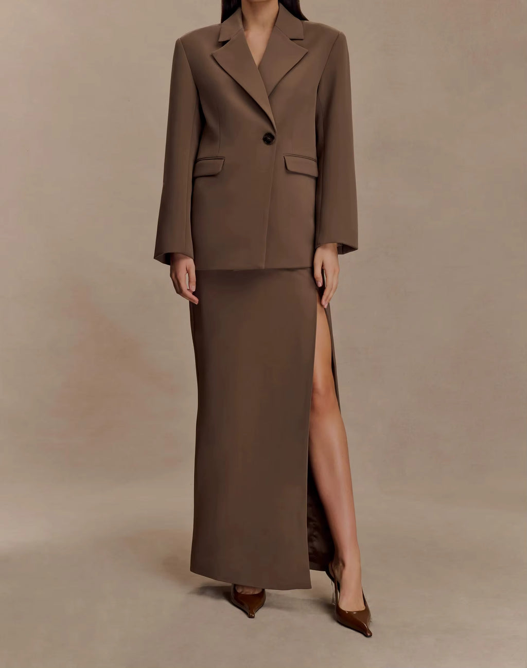 Women’s Oversized Single-Breasted Velour Blazer in Cacao Brown