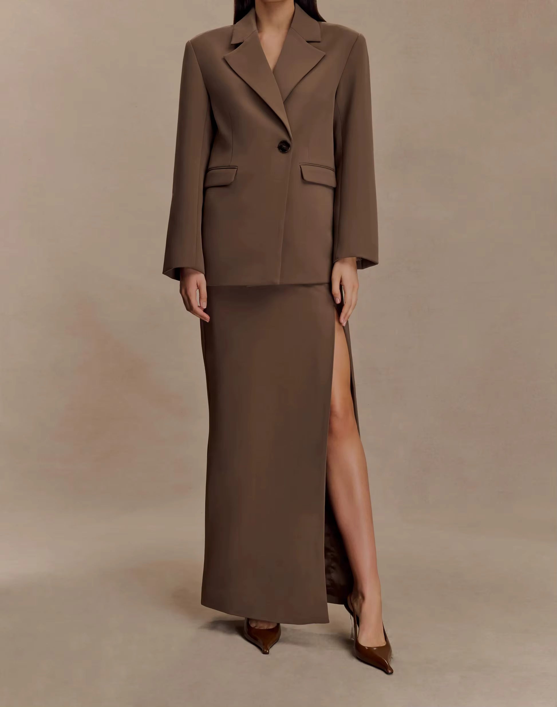 Women’s Oversized Single-Breasted Velour Blazer in Cacao Brown